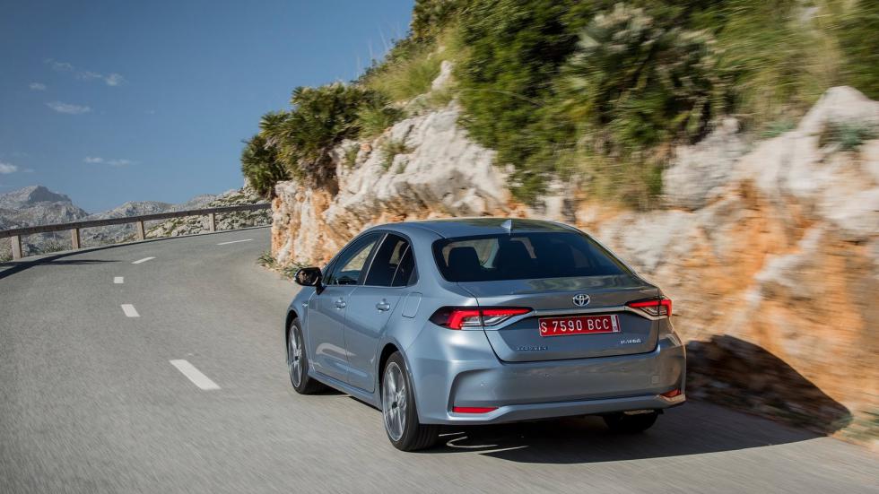 Toyota Corolla: Best-seller ιαπωνικό με φουλ τεχνολογία